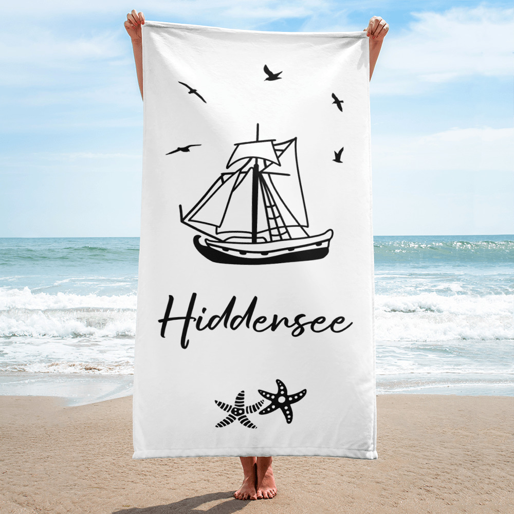Großes “Segelschiff Hiddensee” Strandtuch